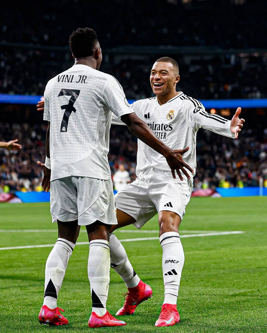 包含犹他爵士迎西甲关键赛，今夜临场应变，目标明确，年轻球员得到机会的词条