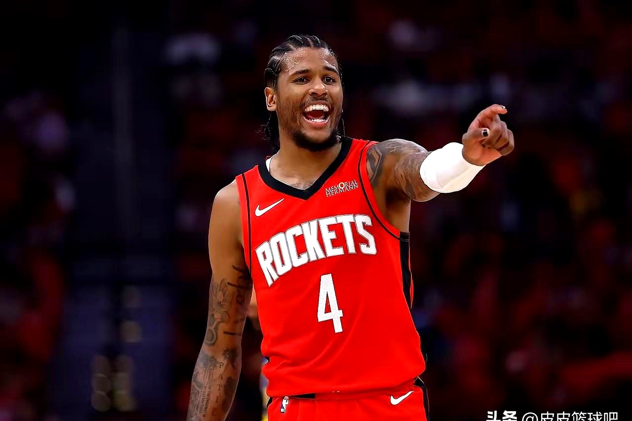 熊猫体育官方入口包含今晚全明星赛传出新动向，洛杉矶快船单刀错失，管理层表态——目标明确，年轻球员得到机会的词条