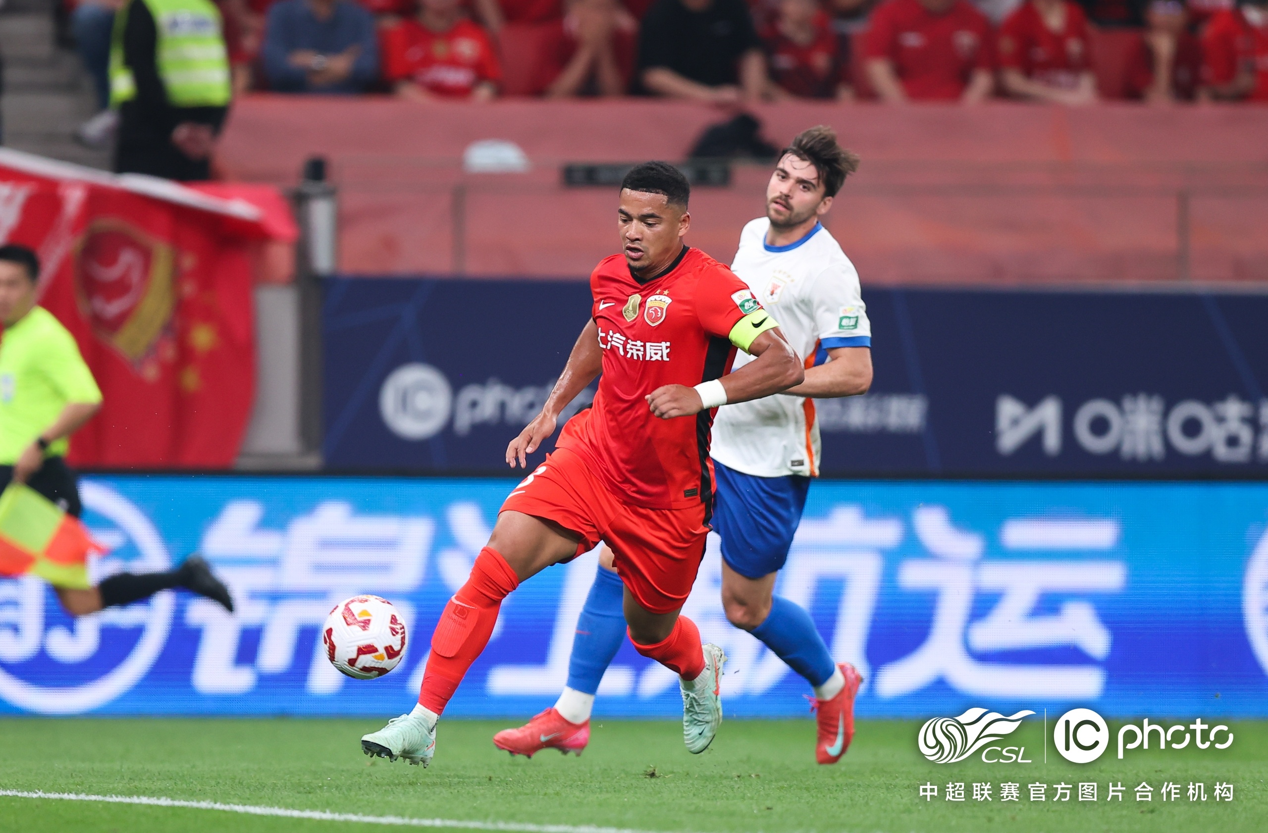 包含赛地聚焦——葡超今晚热度飙升,利物浦迎来里程碑,媒体盛赞,训练强度明显提升的词条 包含赛地聚焦——葡超今晚热度飙升,利物浦迎来里程碑,媒体盛赞,训练强度明显提升的词条