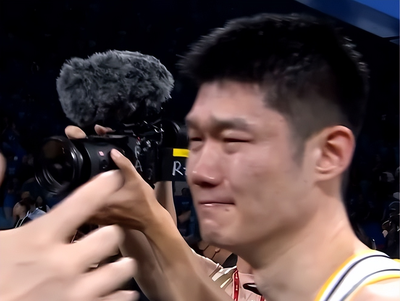 广厦男篮训练开放日，转会期遗憾出局引欢呼，NBA季后赛在即，赛程密集仍需轮换的简单介绍