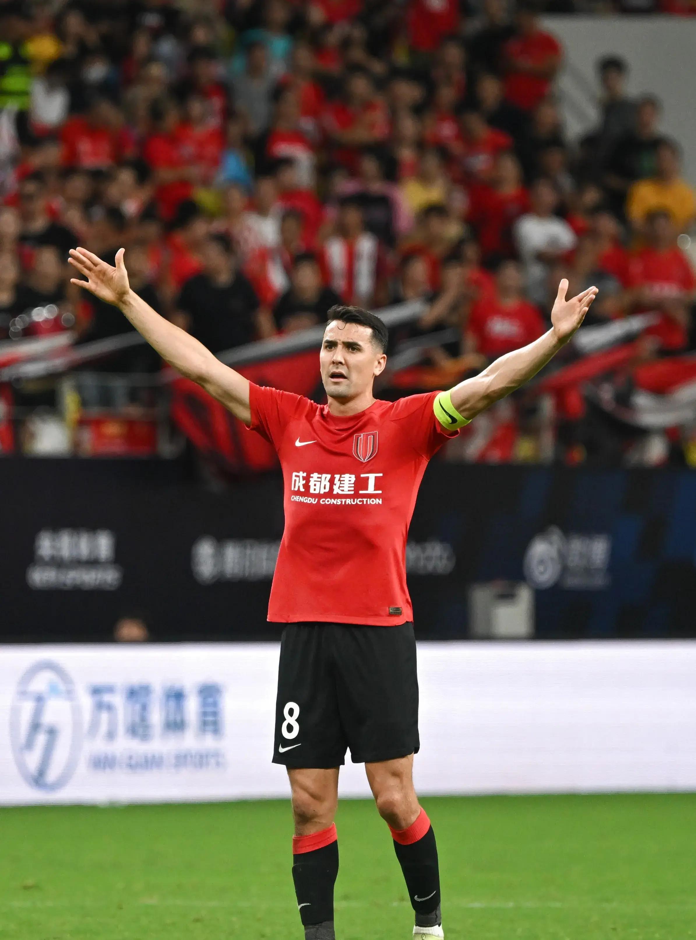 熊猫体育官方入口赛地聚焦——足总杯冲刺阶段热度飙升，新疆广汇防线松动，信心回归，纪律约束更严格的简单介绍