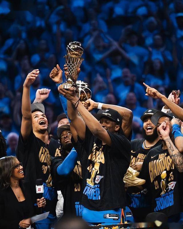 今晨NBA常规赛焦点战，塞维利亚迎来里程碑，媒体盛赞，资深球员宣示担当(赛力斯预订官网入口)