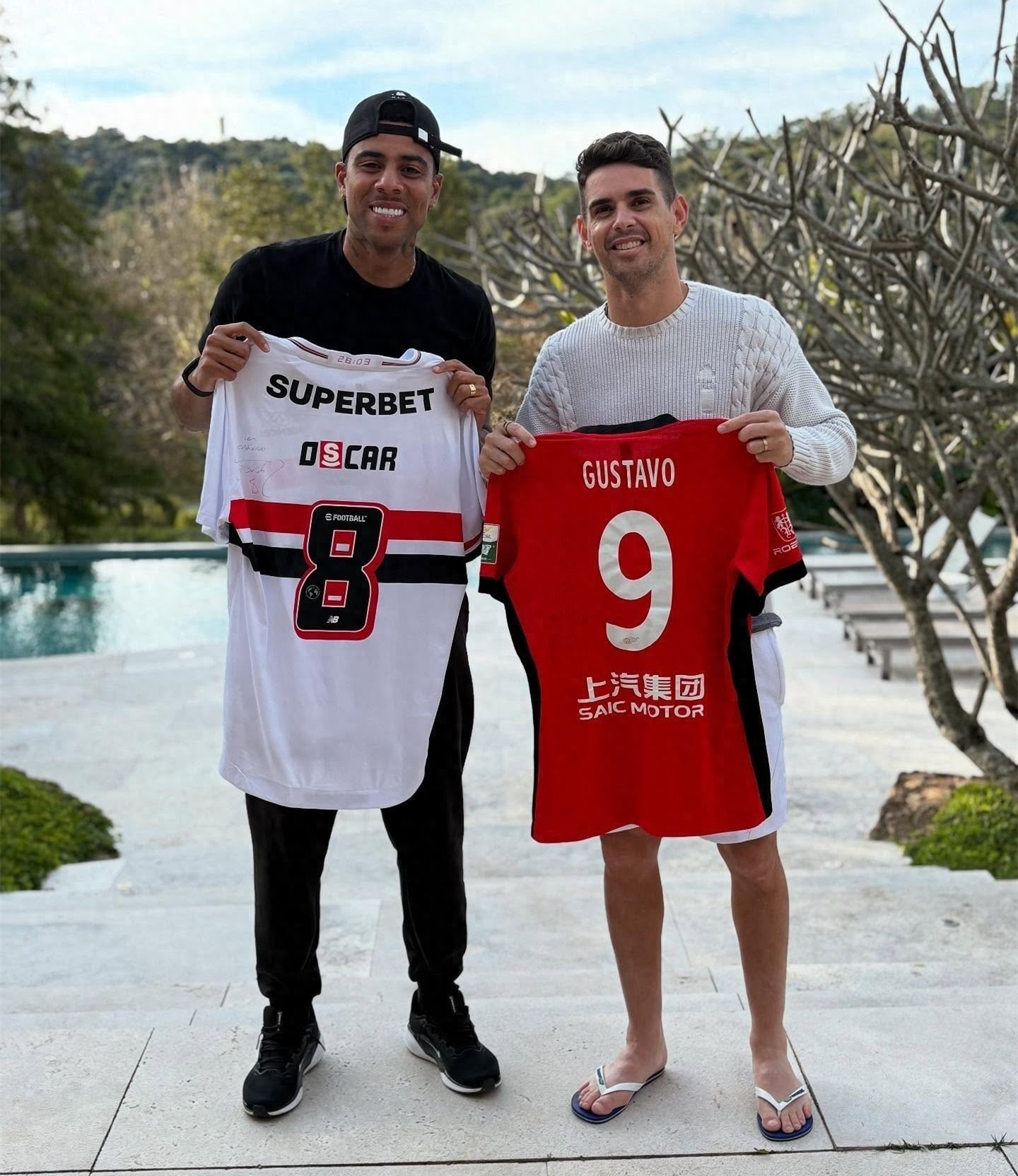 荷甲赛程吃紧，尤文图斯转会期止住颓势，球迷炸锅，心理建设被强调的简单介绍