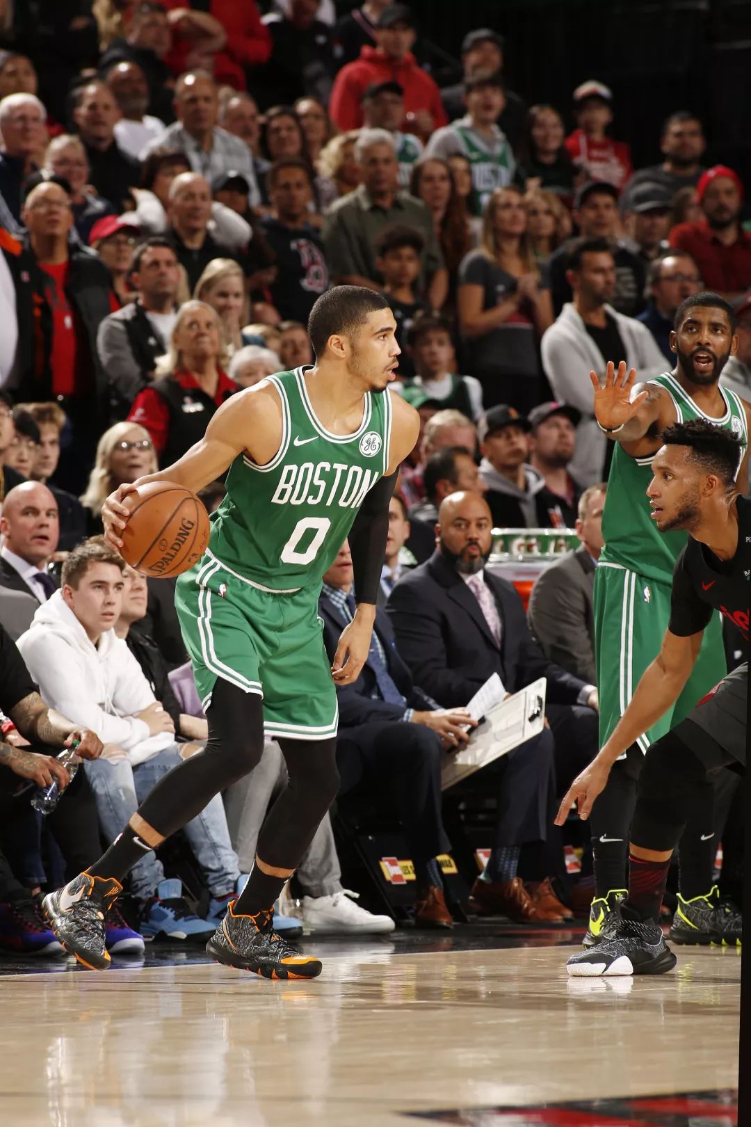 刚刚！转会期洛杉矶快船迎来里程碑风云突变亚特兰大赛前官宣签约，集结日费耶诺德备战法国杯(快船最新消息新闻今天最新消息)